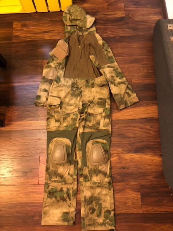 ATACS FG Combat shirt, Kalhoty s koleňáky, maska na zuby, čepice